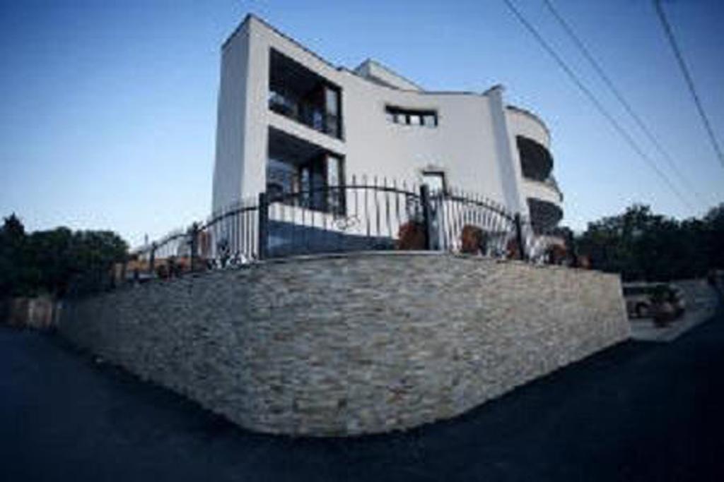 דוברה וודה Villa M מראה חיצוני תמונה
